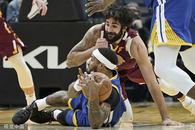 马在赛场上 马在赛场上