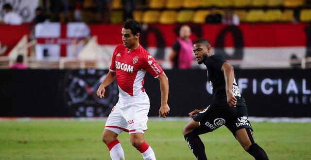 不是谁更像